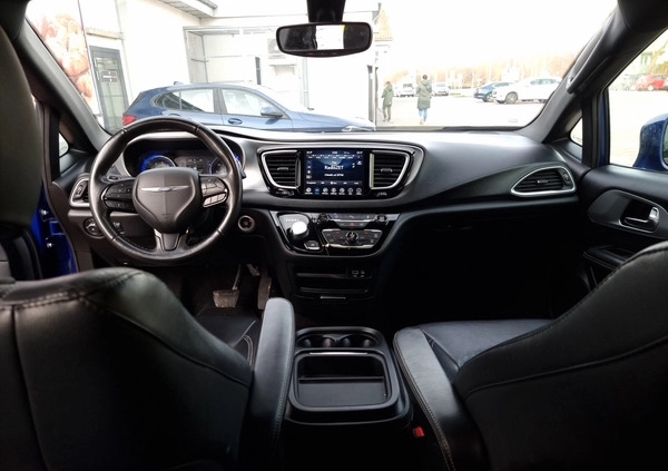 Chrysler Pacifica cena 114900 przebieg: 68000, rok produkcji 2020 z Tarnów małe 211
